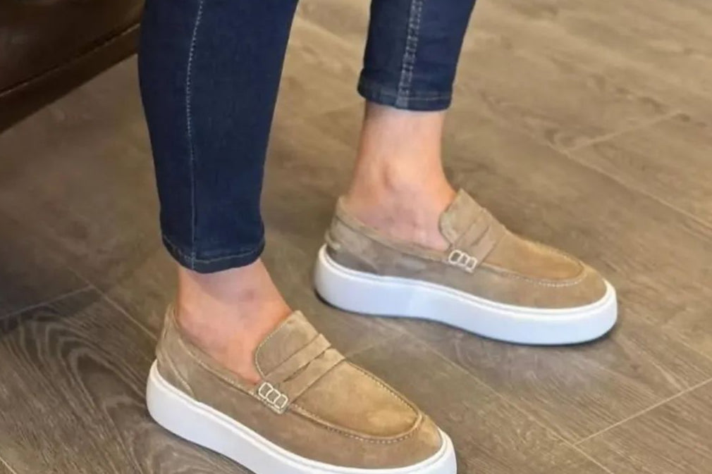 Mocassins en Daim Beige – Élégance et Confort au Quotidien