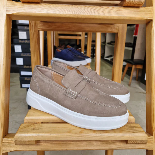Mocassins en Daim Beige – Élégance et Confort au Quotidien