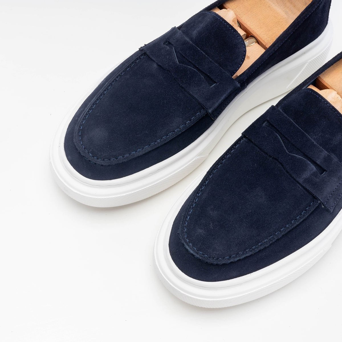 Mocassin Urbain en Suède Bleu Marine avec Semelle Blanche